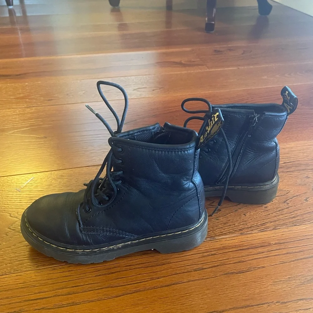 Dr. Martens 1460 J Kids Boots